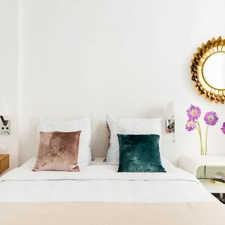 아파트 Explore The Old Town From A Stylish, 17Th Century Apartment