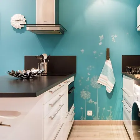 아파트 Explore The Old Town From A Stylish, 17Th Century Apartment 니스