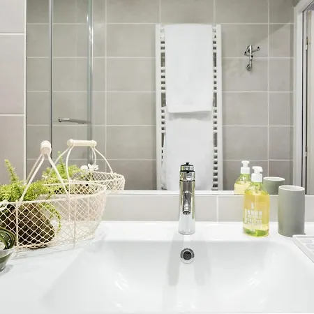 Explore The Old Town From A Stylish, 17Th Century Apartment