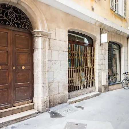 아파트 Explore The Old Town From A Stylish, 17Th Century Apartment *